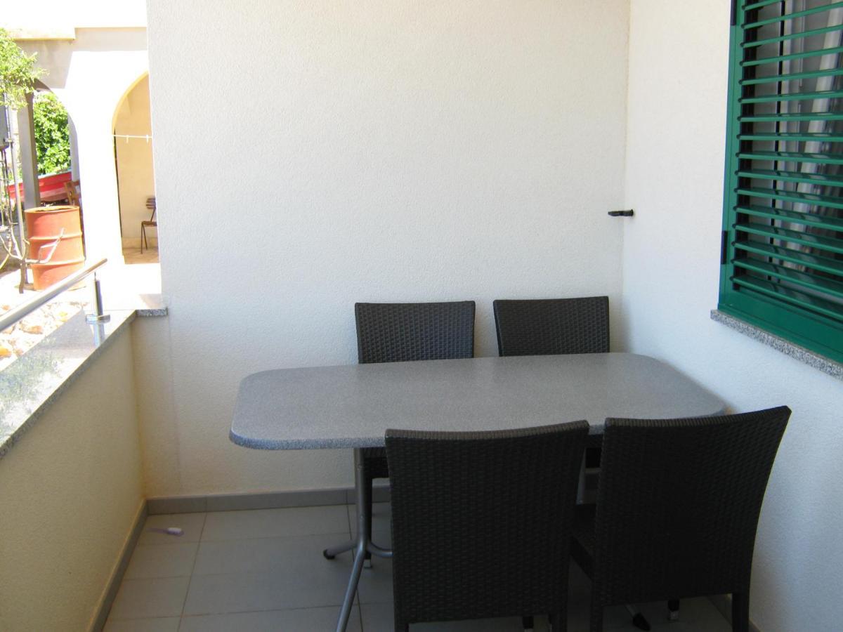 Villa Luce Apartment House Карлобаг Екстериор снимка