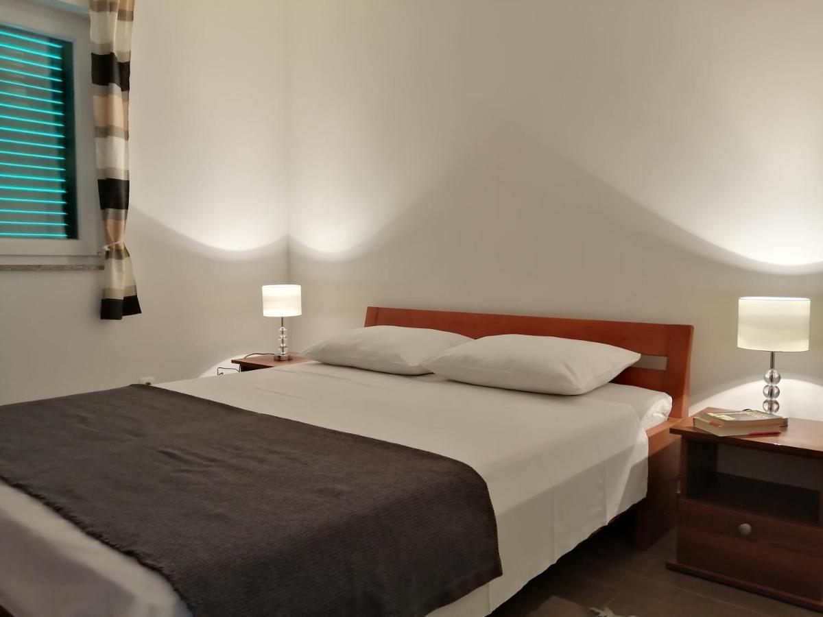 Villa Luce Apartment House Карлобаг Екстериор снимка
