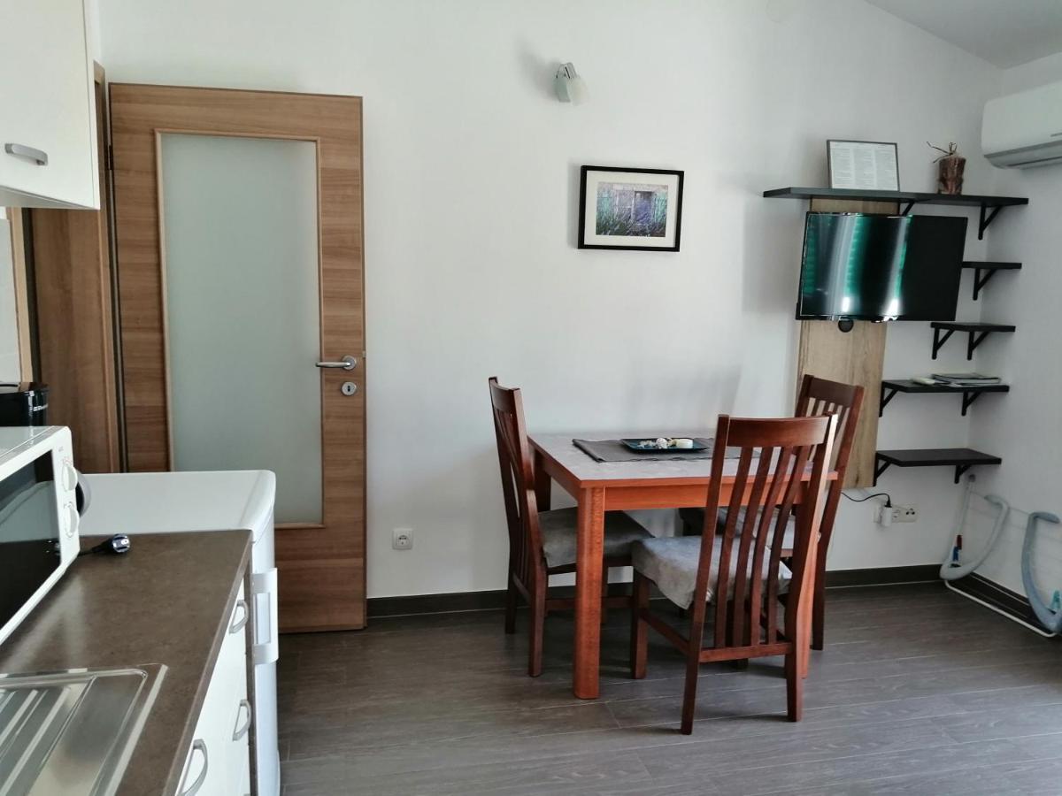 Villa Luce Apartment House Карлобаг Екстериор снимка