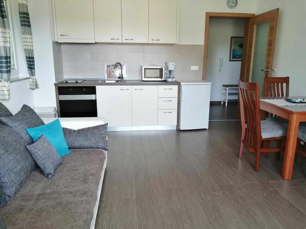 Villa Luce Apartment House Карлобаг Екстериор снимка