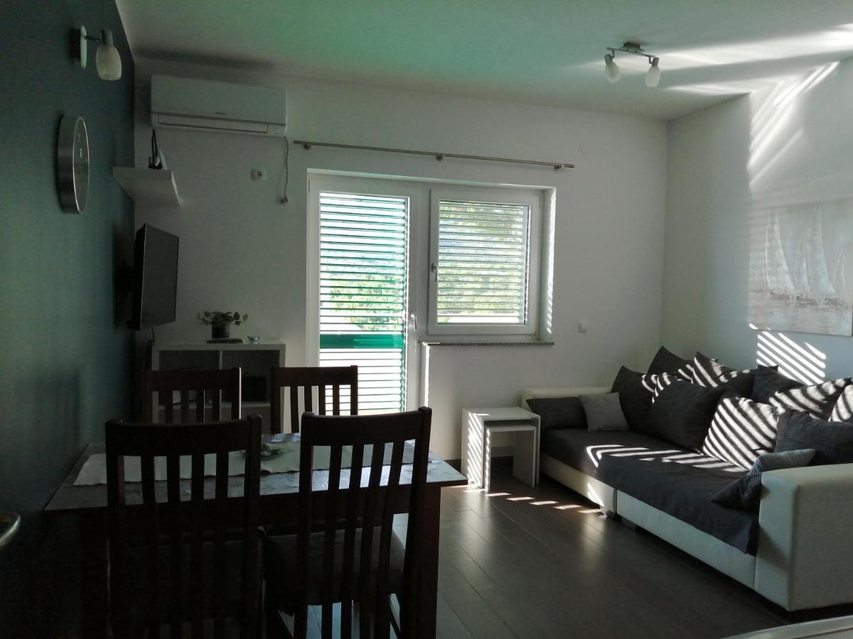 Villa Luce Apartment House Карлобаг Екстериор снимка