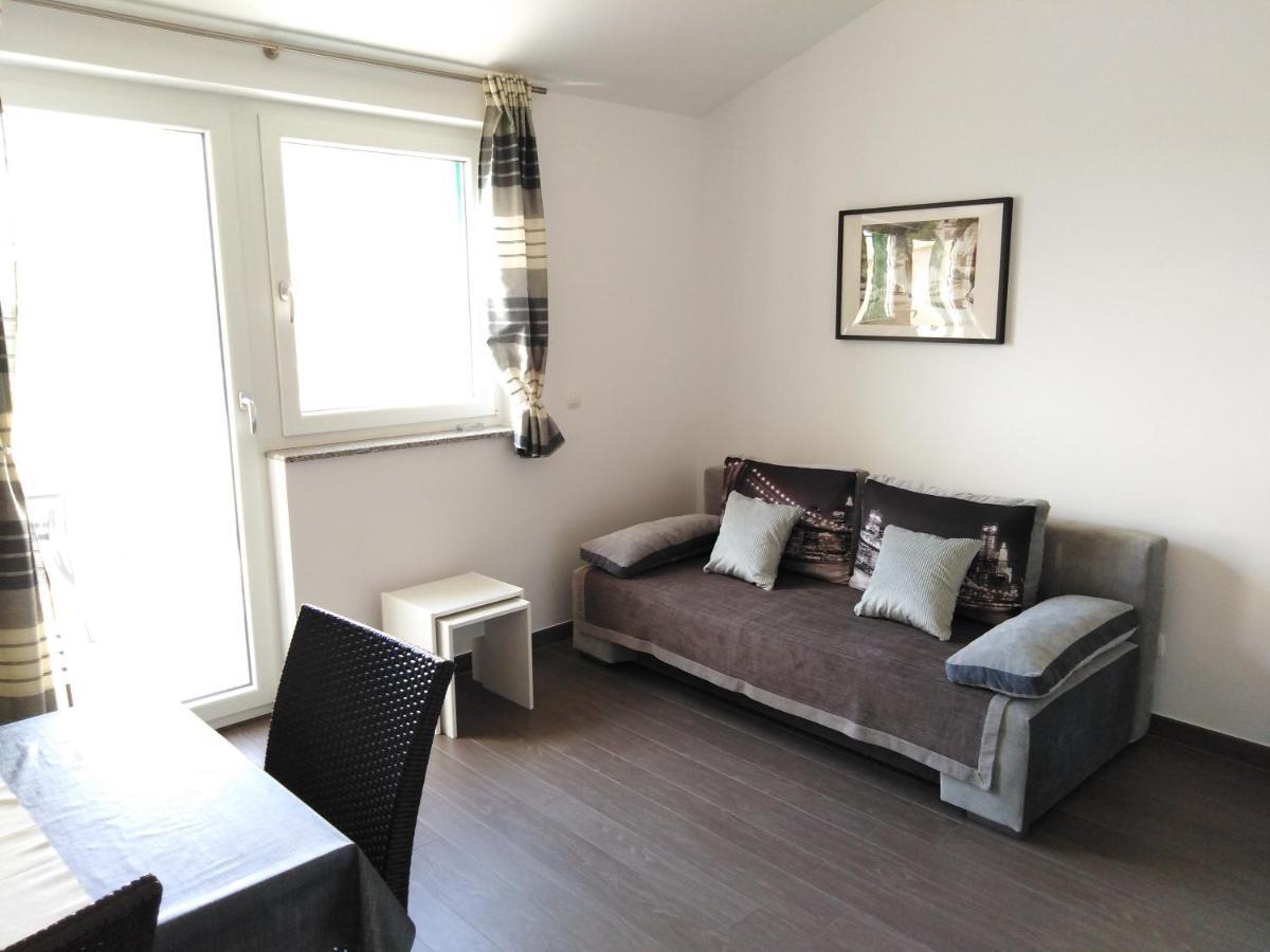 Villa Luce Apartment House Карлобаг Екстериор снимка